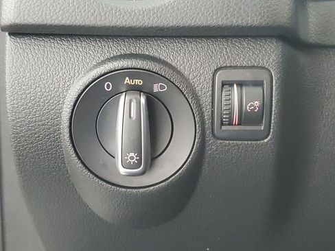 Used 2017 Volkswagen Tiguan Wolfsburg Edition image 27