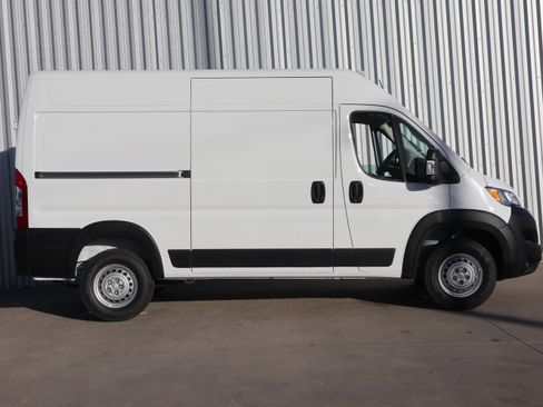 New 2026 RAM ProMaster 2500 image 4