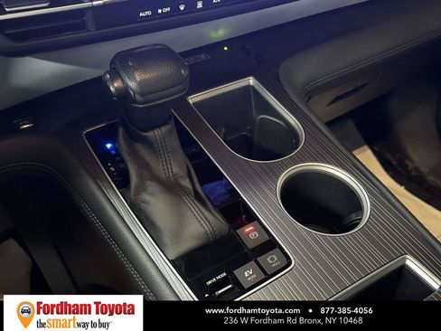 Used 2025 Toyota Sienna LE AWD/4WD image 26