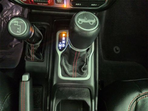 Used 2018 Jeep Wrangler Unlimited Rubicon image 15