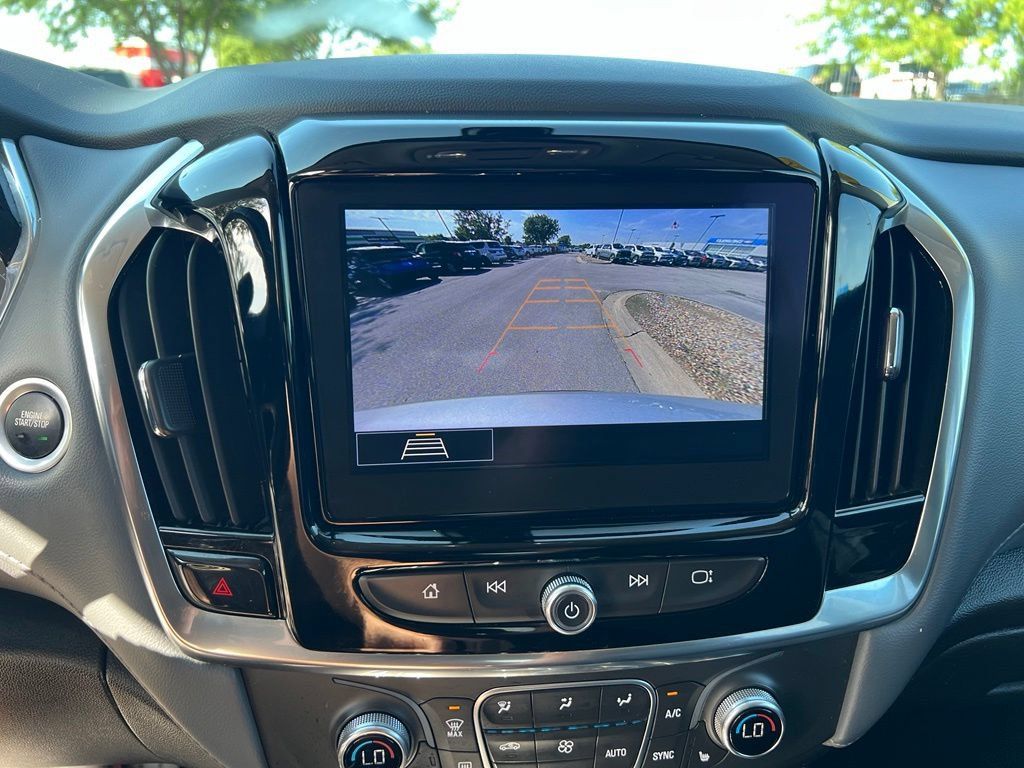 Used 2021 Chevrolet Traverse LT AWD/4WD image 40