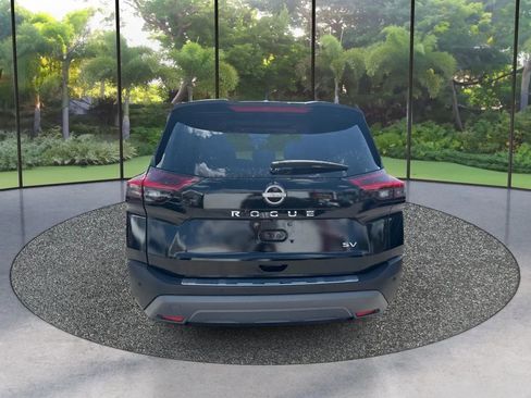 Used 2022 Nissan Rogue SV w/ SV Premium Package FWD image 6