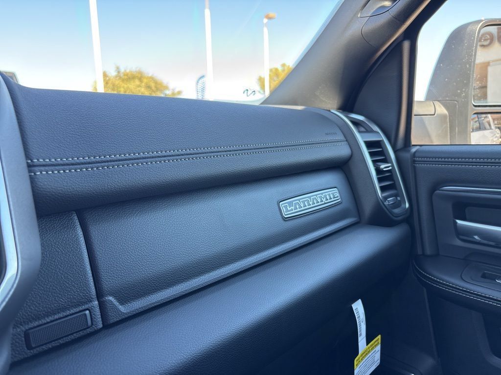 New 2026 RAM 2500 Laramie w/ Sport Appearance Package AWD/4WD image 34