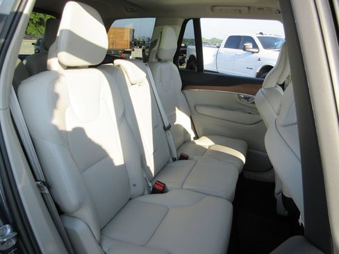 Used 2022 Volvo XC90 T6 Momentum w/ Advanced Package AWD/4WD image 26
