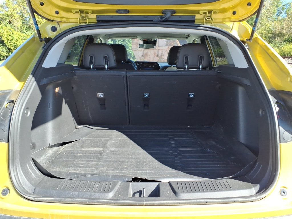 Used 2024 Chevrolet Trax ACTIV w/ Driver Confidence Package FWD image 32