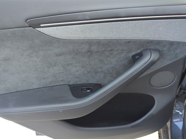 Used 2026 Tesla Model Y 2WD image 8