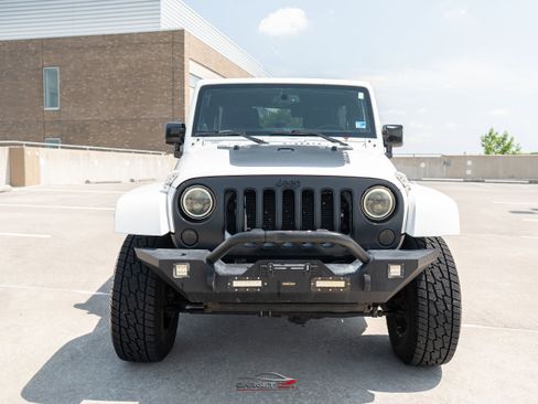 Used 2014 Jeep Wrangler Unlimited Sahara AWD/4WD image 2