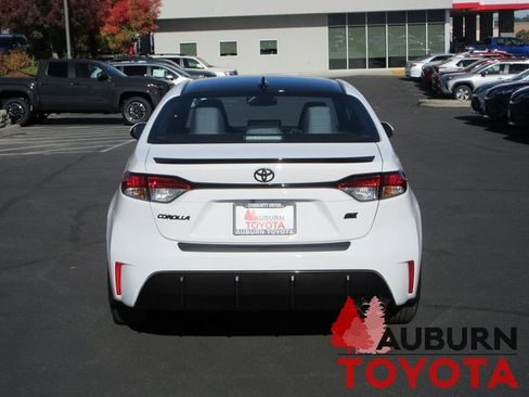 New 2026 Toyota Corolla SE image 3