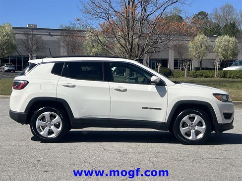 Used 2018 Jeep Compass Latitude image 28