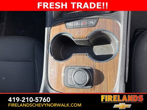 Used 2023 GMC Acadia SLE w/ Driver Convenience Package image 7