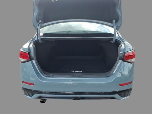 Used 2025 Nissan Sentra SR w/ SR Premium Package FWD image 8