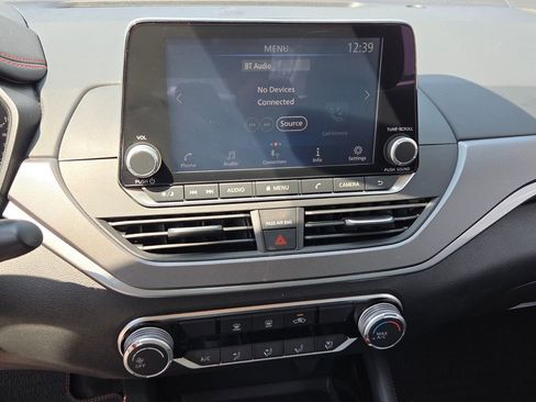 Used 2025 Nissan Altima 2.5 SR image 17