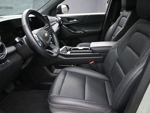 Used 2025 Chevrolet Equinox LT w/ Convenience Package II AWD/4WD image 13