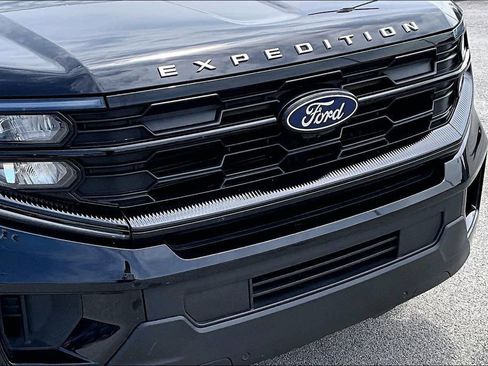 Used 2025 Ford Expedition Max Active AWD/4WD image 31