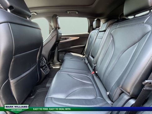 Used 2020 Lincoln Nautilus Reserve image 12