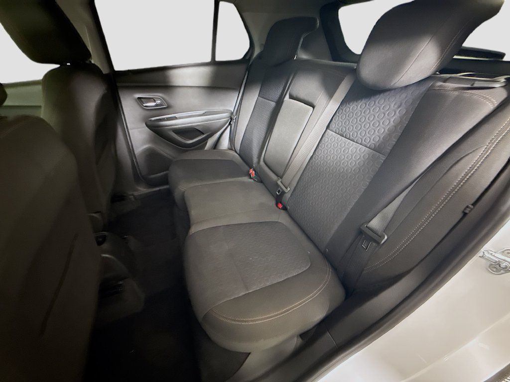 Used 2022 Chevrolet Trax LS w/ Tint and Cruise Package FWD image 22
