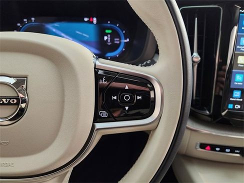 Used 2025 Volvo XC60 T8 Plus w/ Protection Package Premier image 29
