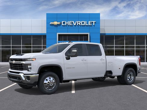 New 2026 Chevrolet Silverado 3500 LT AWD/4WD image 2