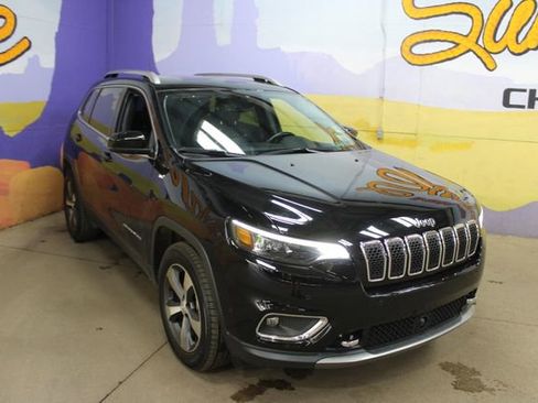 Used 2021 Jeep Cherokee Limited w/ Elite Package AWD/4WD image 2