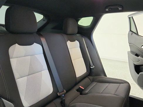 Used 2024 Chevrolet Trax RS FWD image 28