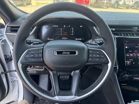 New 2026 Jeep Grand Cherokee Laredo AWD/4WD image 10