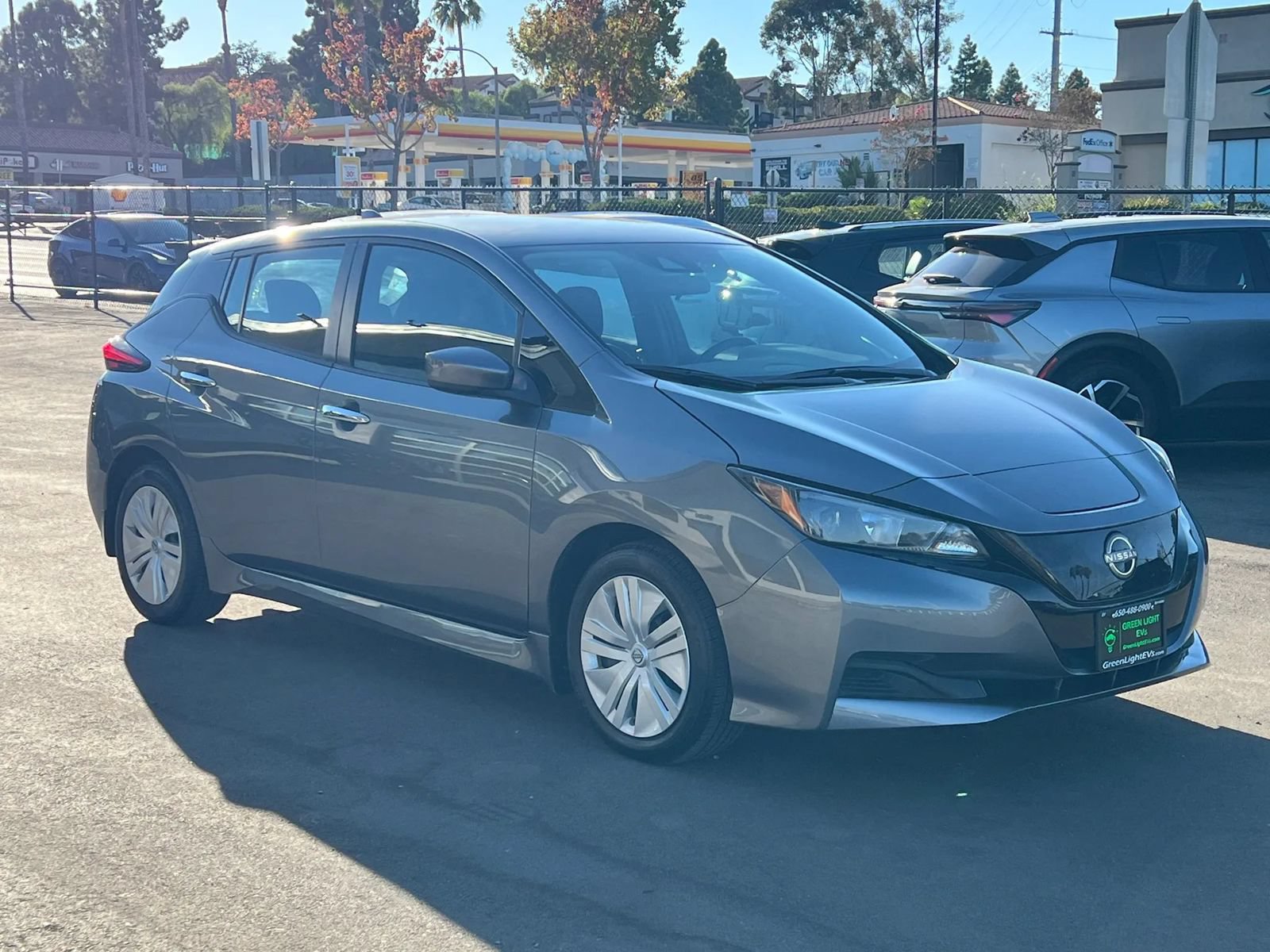Used 2025 Nissan Leaf S FWD image 3