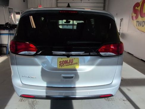 New 2026 Chrysler Voyager LX image 4