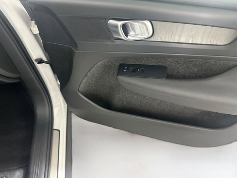 Used 2024 Volvo XC40 B5 Plus w/ Climate Package image 30