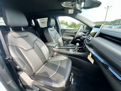 New 2025 Jeep Compass Limited w/ Sun & Sound Group image 29