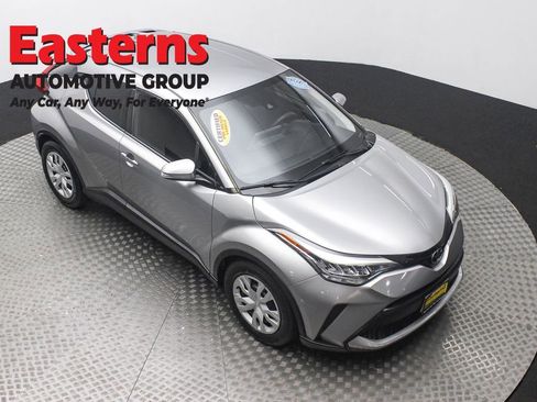 Used 2020 Toyota C-HR LE image 3