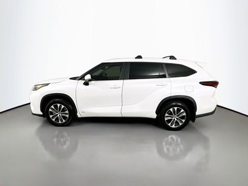 Used 2026 Toyota Highlander XLE image 8