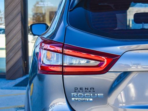 Used 2021 Nissan Rogue Sport SV w/ Technology Package image 12