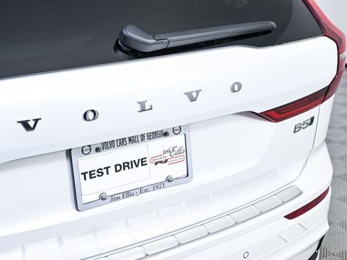 New 2026 Volvo XC60 B5 Ultra w/ Protection Package Premier AWD/4WD image 36