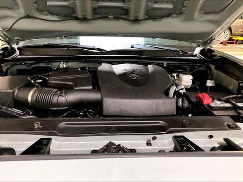 Used 2023 Toyota Tacoma TRD Sport w/ Technology Package image 29