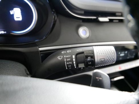 Certified 2025 Genesis GV70 2.5T image 32