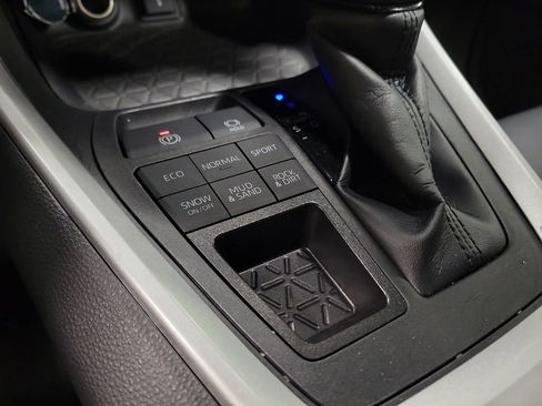 Used 2022 Toyota RAV4 XLE Premium AWD/4WD image 19