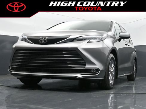 New 2026 Toyota Sienna XLE image 35