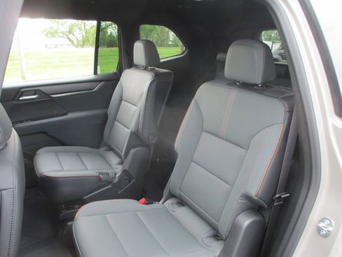 Used 2026 GMC Acadia AT4 w/ Super Cruise Package image 21