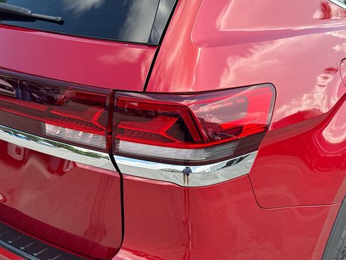 Certified 2024 Volkswagen Atlas SE FWD image 27