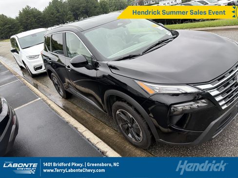 Used 2025 Nissan Rogue SV FWD image 1