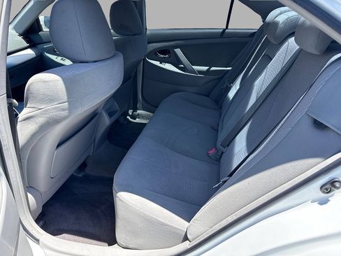 Used 2011 Toyota Camry LE FWD image 16