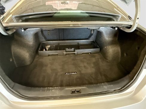 Used 2024 Nissan Altima 2.5 SR w/ SR Premium Package image 26