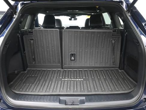Used 2021 Toyota Highlander XSE FWD image 33