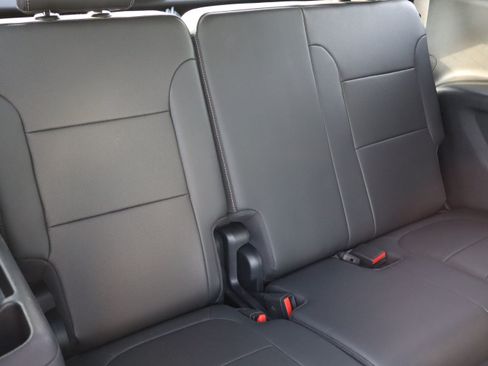 Used 2023 Chevrolet Traverse Premier w/ LPO, Floor Liner Package FWD image 38