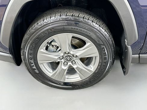 Certified 2025 Toyota RAV4 XLE w/ Convenience Package FWD image 31