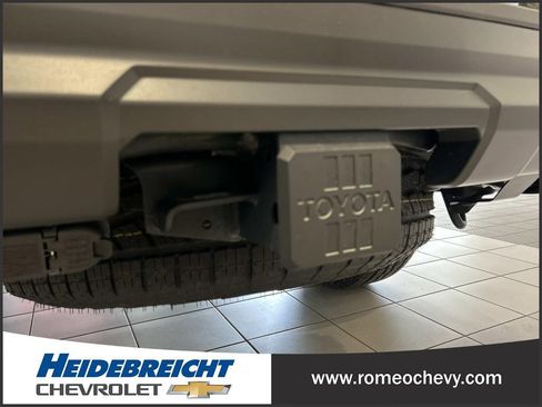 Used 2025 Toyota 4Runner TRD Off-Road Premium AWD/4WD image 39