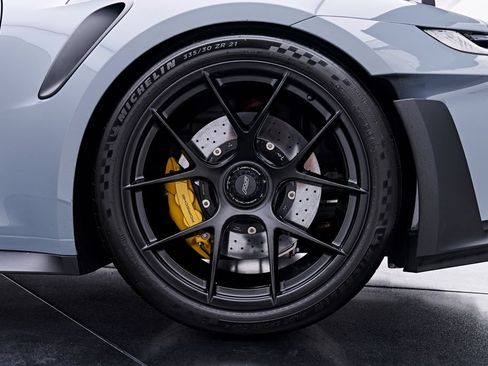 Used 2024 Porsche 911 GT3 RS w/ Weissach Package RWD image 31