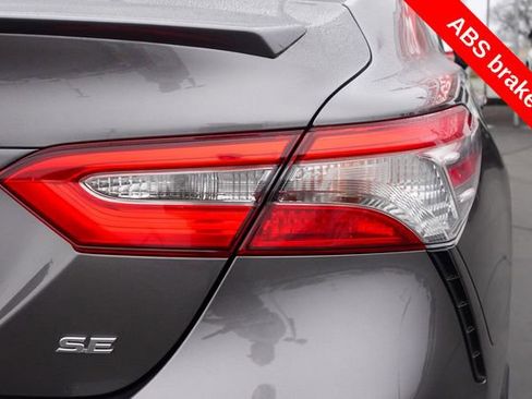 Used 2019 Toyota Camry SE image 8