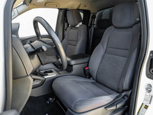 Used 2022 Nissan Frontier S image 36