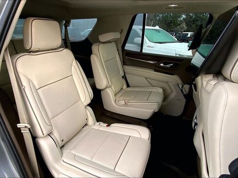 Used 2021 GMC Yukon Denali w/ Denali Premium Package image 19